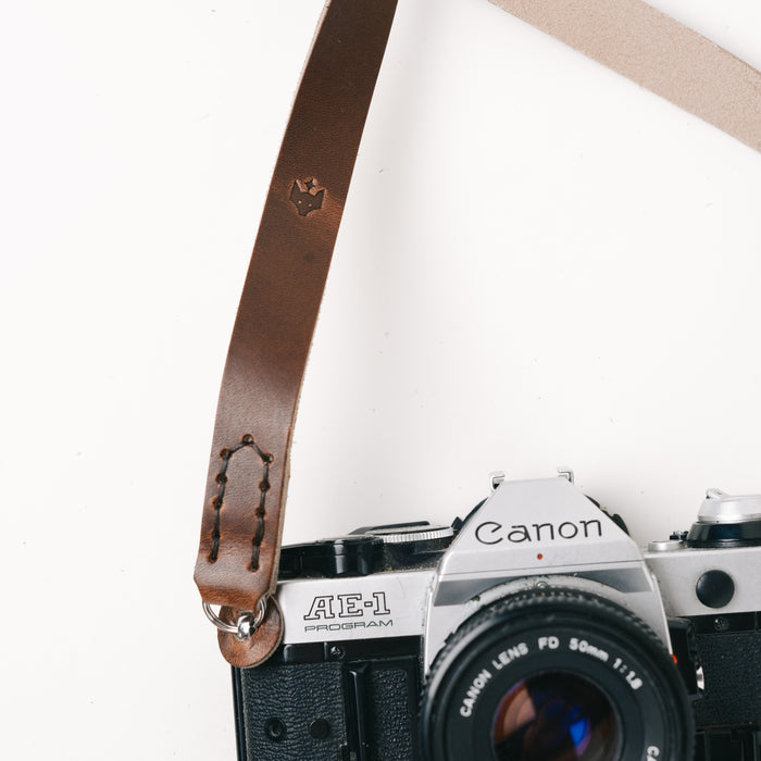 Clever Supply Traditional Camera Strap with Split Ring, 36" - Chestnut