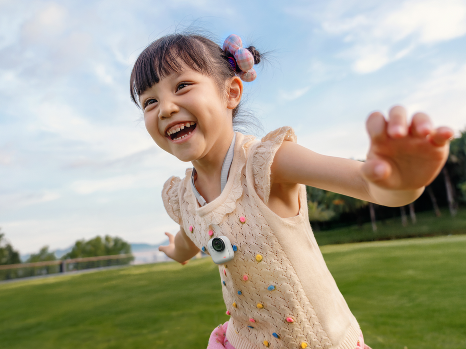 Insta360 GO Ultra Standard Bundle - Midnight Black