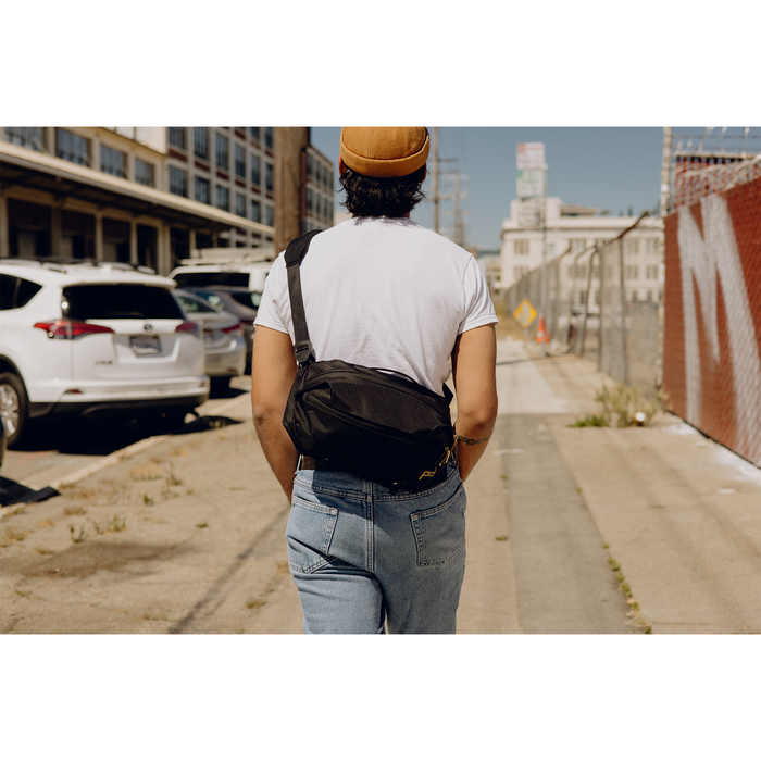 Peak Design Outdoor Sling 7L - Black — Glazer's Camera Peak Design Outdoor Sling 7L - Black — Glazer's Camera
