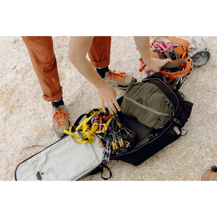 Peak Design Outdoor 25L Backpack - Black