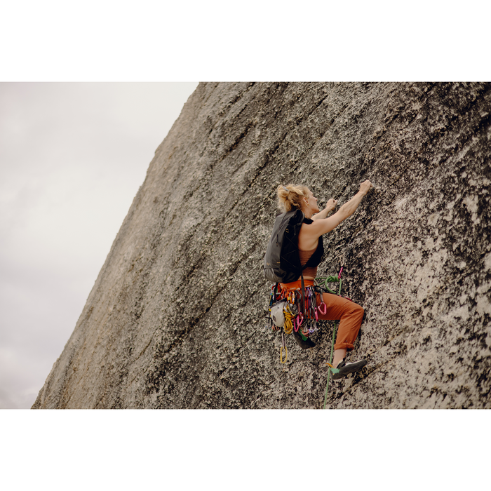 Peak Design Outdoor 25L Backpack - Black