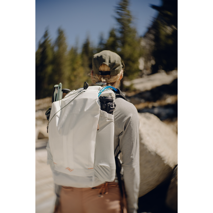 Peak Design Outdoor 25L Backpack - Cloud
