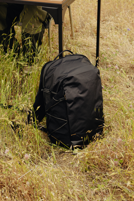 Peak Design Outdoor 18L Backpack Zip - Black