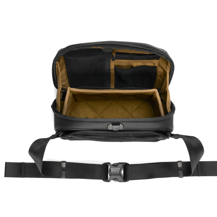 Nomatic McKinnon 5L Camera Sling - Black