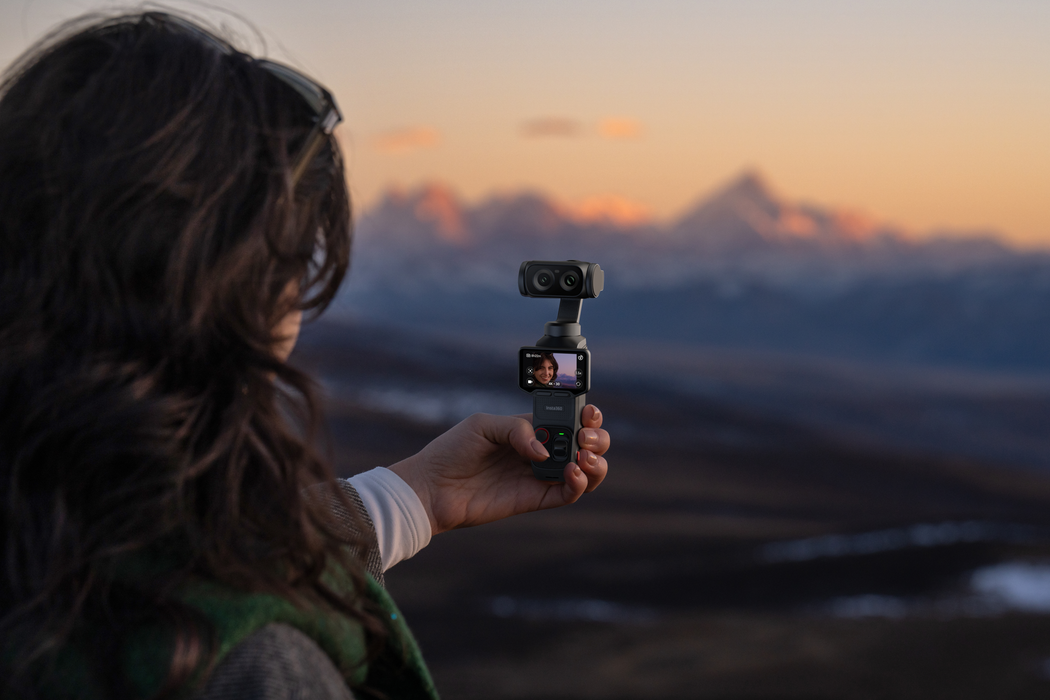 Insta360 Luna Ultra 8K Gimbal Camera Standard Bundle - Cosmic Black