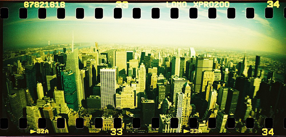 Lomography Sprocket Rocket 35mm Panoramic Film Camera - Peacock