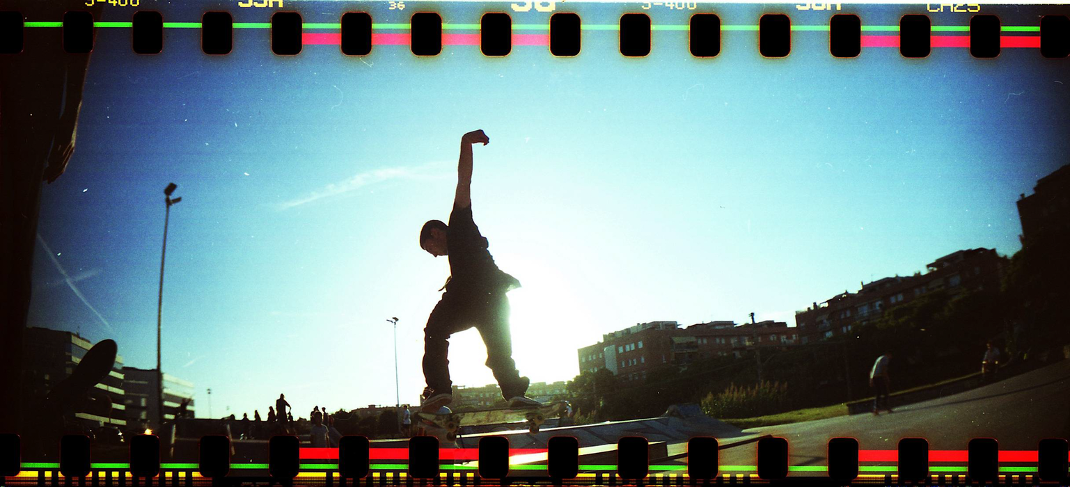 Lomography Sprocket Rocket 35mm Panoramic Film Camera - Peacock