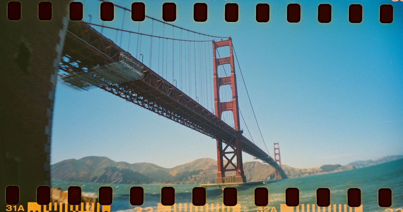 Lomography Sprocket Rocket 35mm Panoramic Film Camera - Peacock