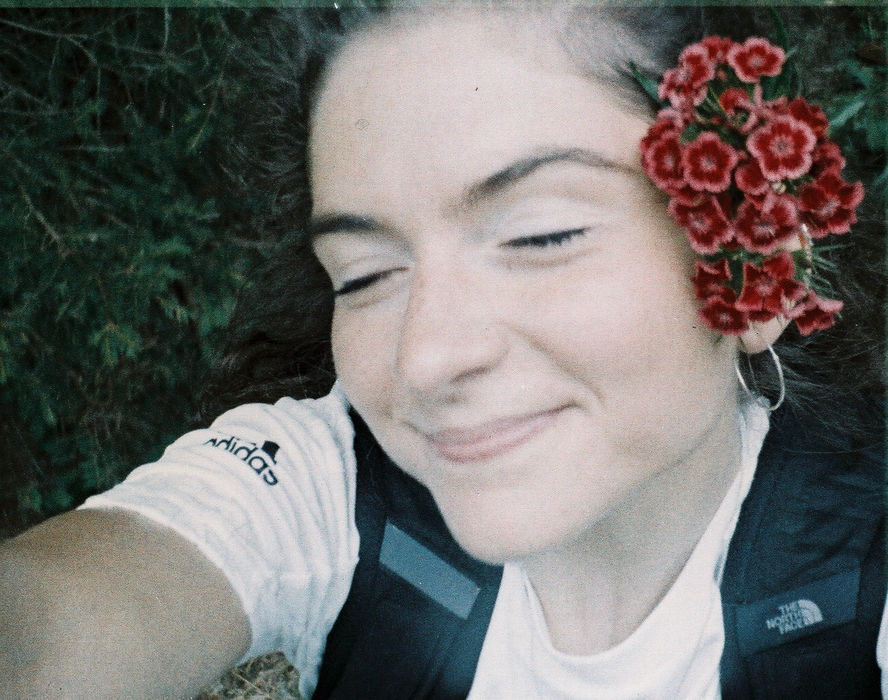 LomoChrome Color ’92 Sun-Kissed 400 Color Negative - 110mm Film, 24 Exposures, Single Roll
