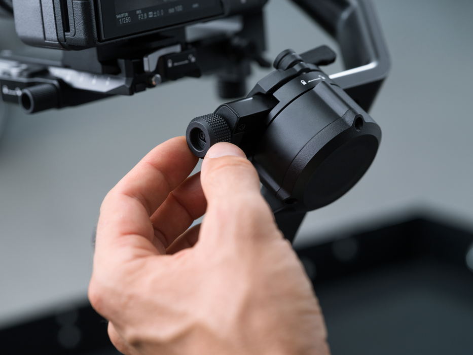 DJI RS 5 Combo Gimbal Stabilizer