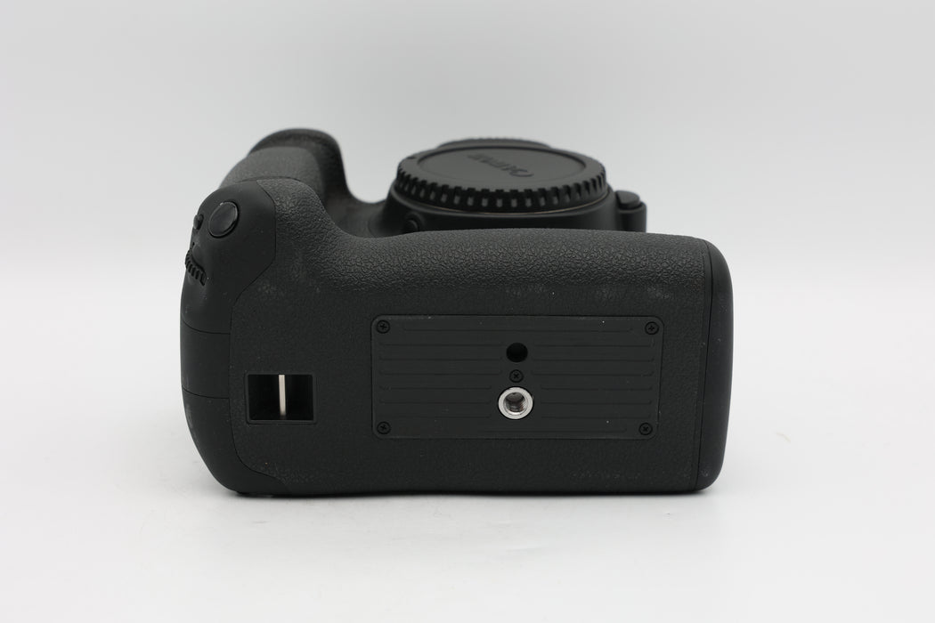 Used Canon 6D Mark II w/ Grip (G)