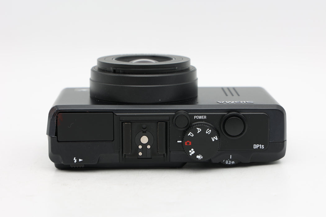 Used Sigma DP1S (Fair) Dent on Top Corner