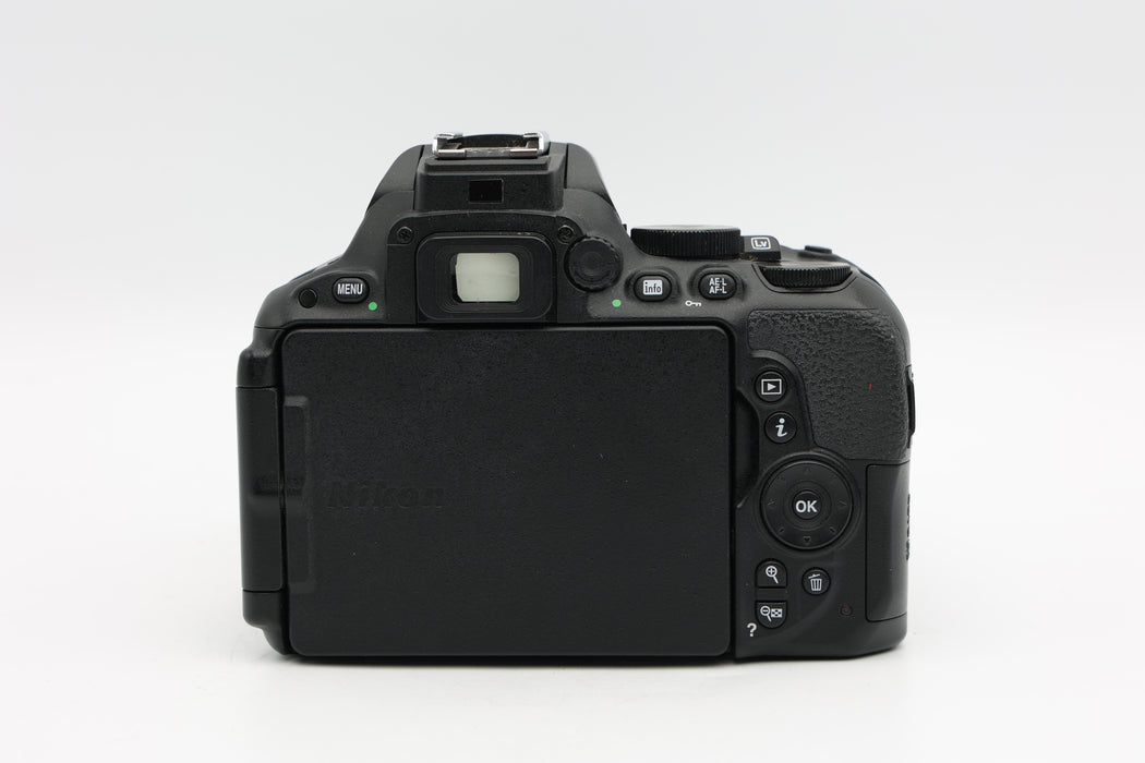 Used Nikon D5500 Kit (G)