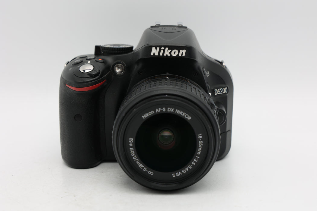 Used Nikon D5200 Kit w/ 18-55 (VG)