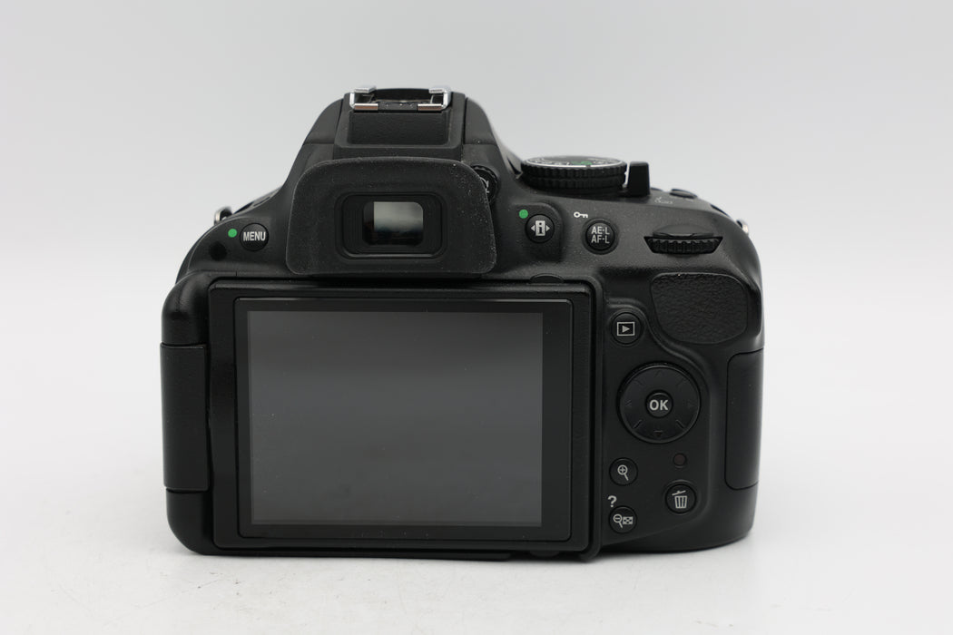 Used Nikon D5200 Kit w/ 18-55 (VG)