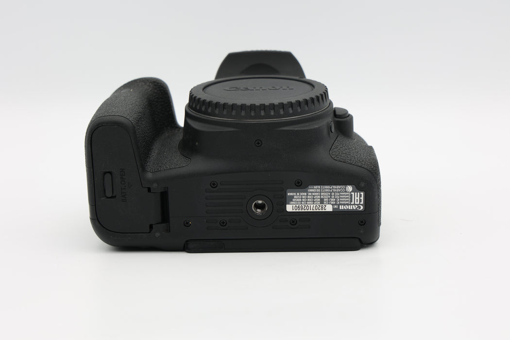 Used Canon EOS T7i (G)