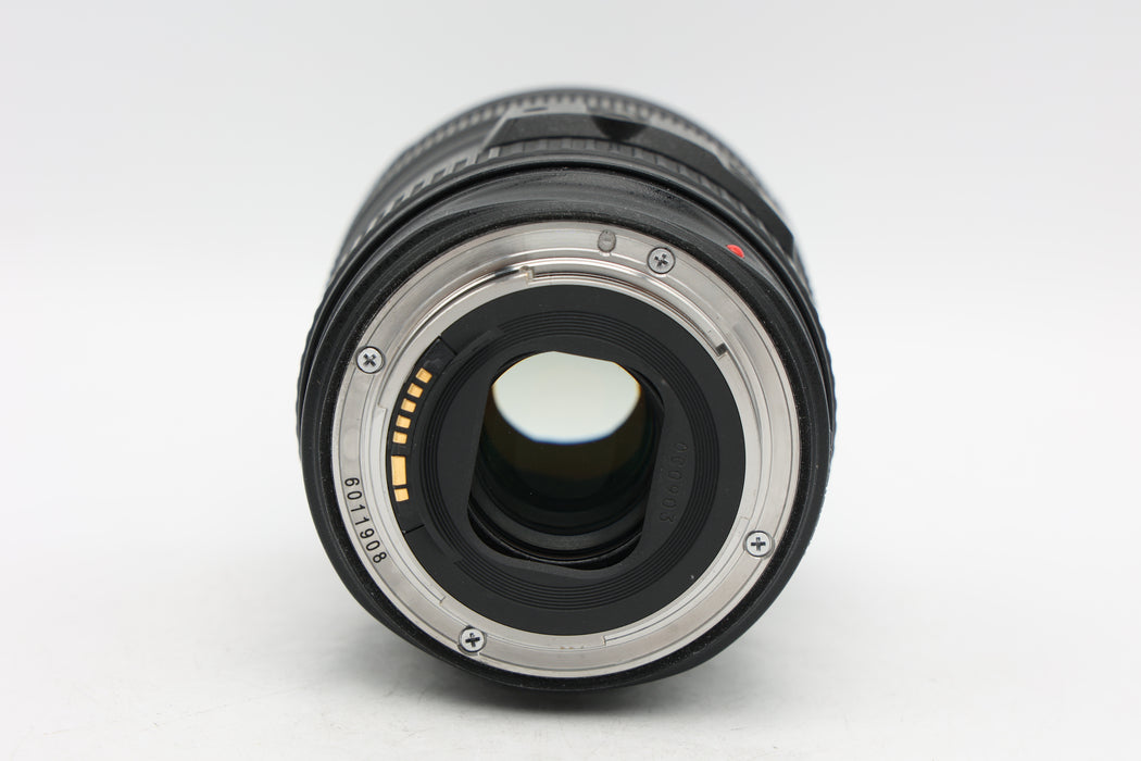 Used Canon EF 24-105mm f4L IS (Fair) Scratch
