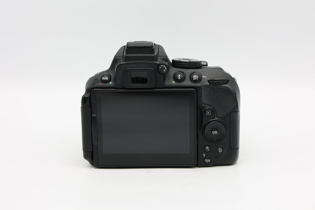 Used Nikon D5300 Kit (G)