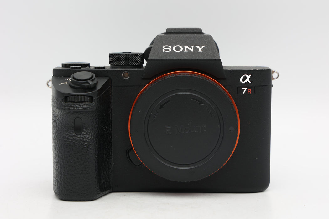Used Sony A7R II Body (Fair) Scratch on screen