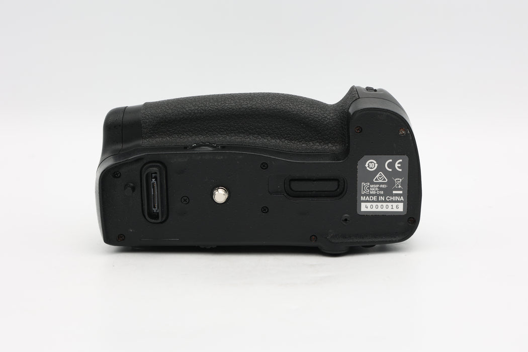 Used Nikon MB-D18 Grip (VG)