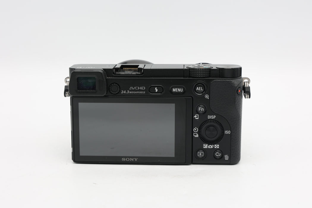 Used Sony A6000 W/16-50mm (G)