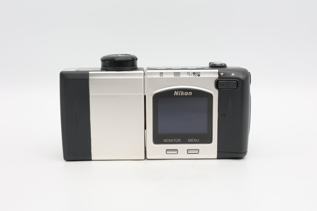 Used Nikon Coolpix 900 (G)