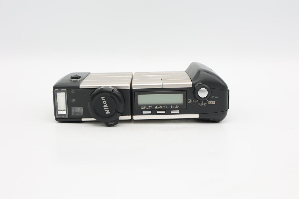 Used Nikon Coolpix 900 (G)