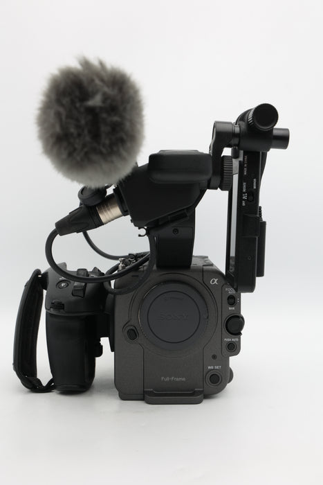 Used Sony FX6 w/ ECM-VG1 (EX)