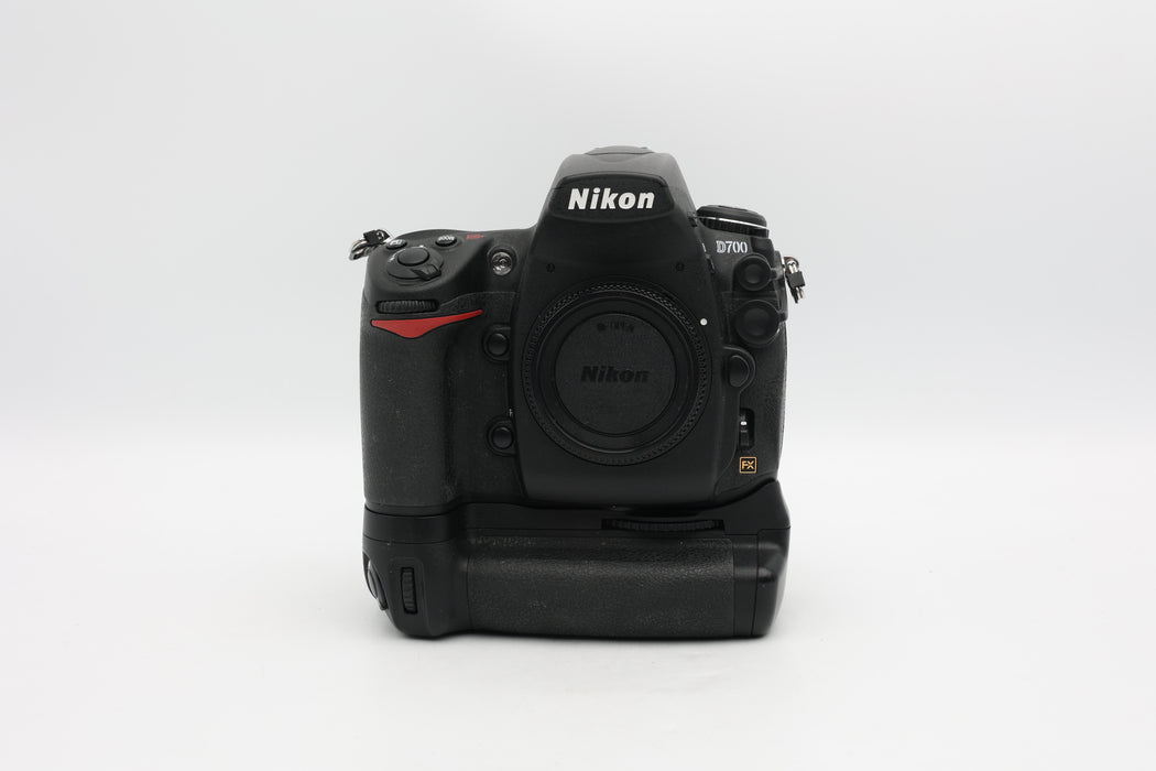 Used Nikon D700 W/Grip (VG)