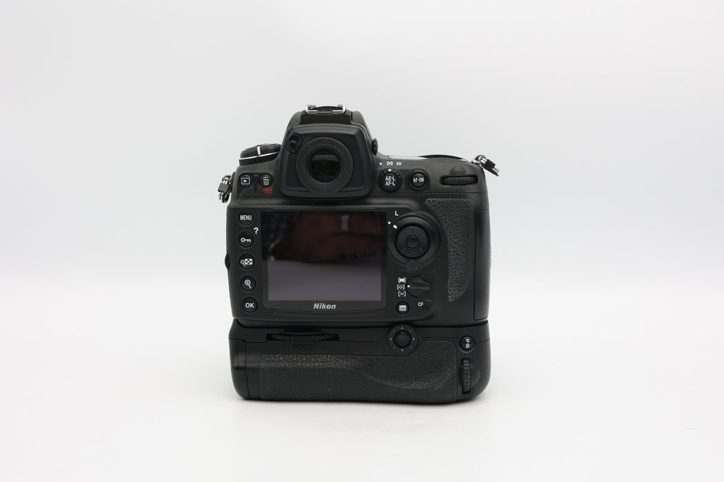 Used Nikon D700 W/Grip (VG)