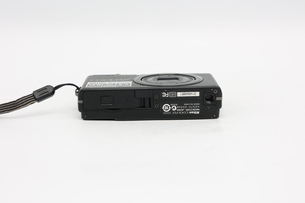 Used Nikon Coolpix S570 (VG)