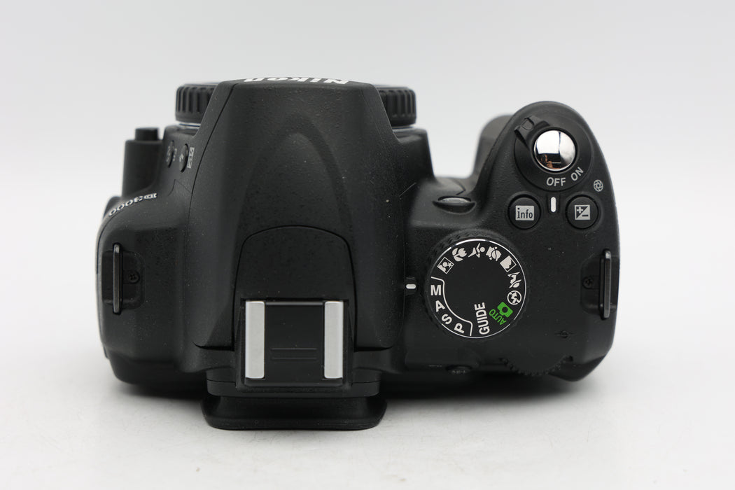 Used Nikon D3000 Kit w/ 18-55mm (Good)