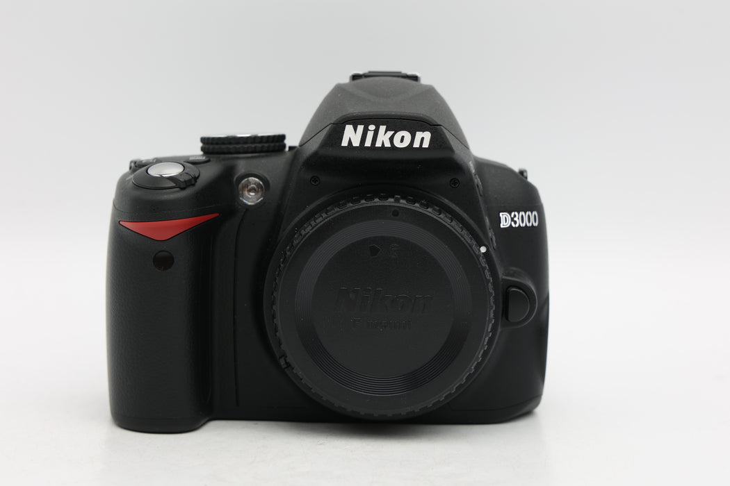 Used Nikon D3000 Kit w/ 18-55mm (Good)