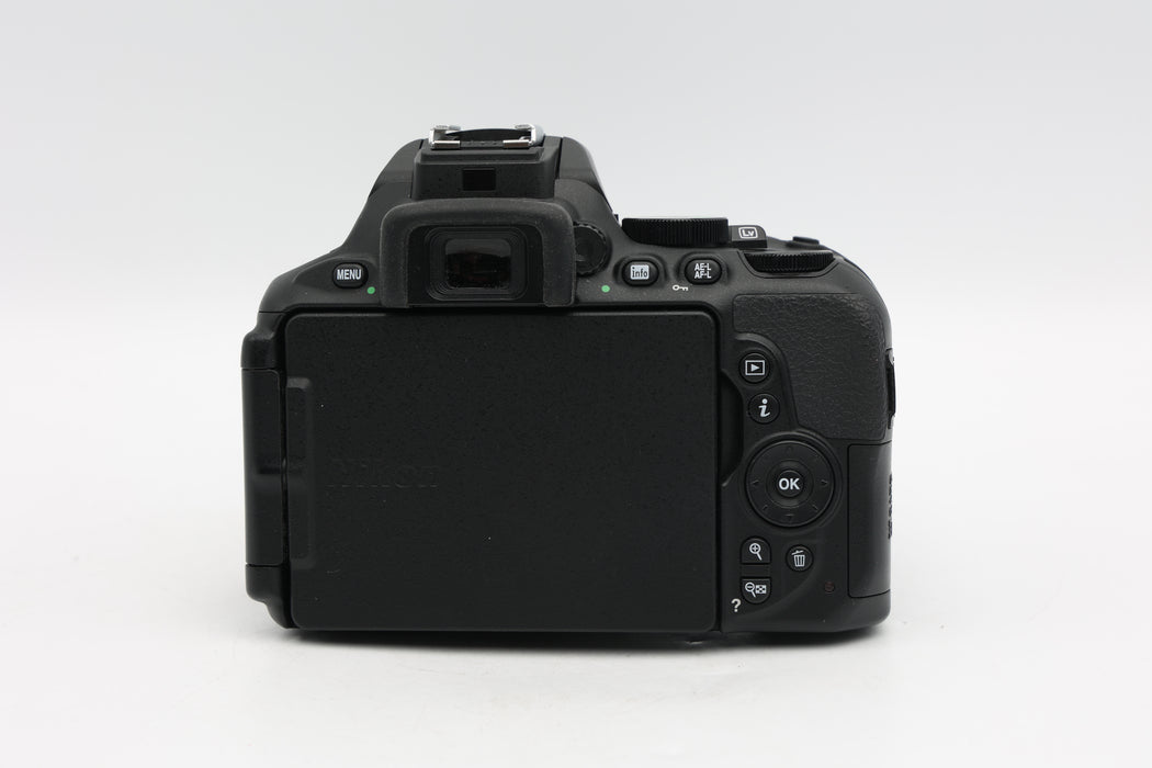 Used Nikon D5600 Kit (VG)