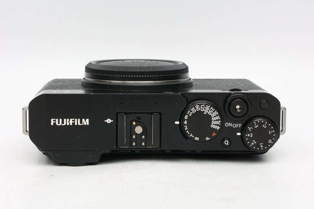 Used Fujifilm X-E4 Body (Fair) Damaged pixels on LCD