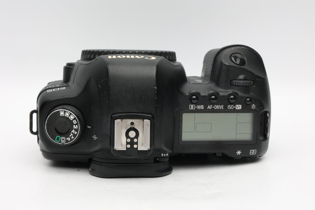 Used Canon 5D Mark II w/ Grip (Fair) Crack in housing