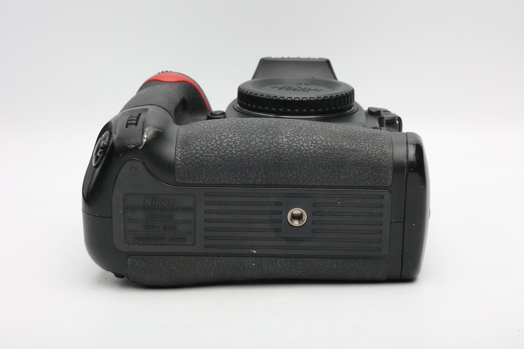 Used Nikon D700 W/Grip (G)