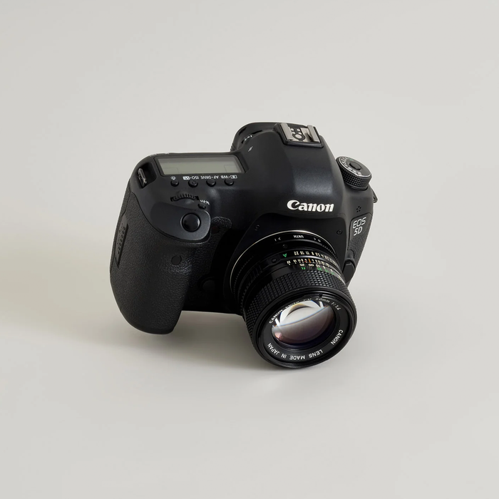 Urth Manual Lens Mount Adapter for Canon FD Lens to Canon EOS EF/EF-S Camera Body (with Optical Glass)