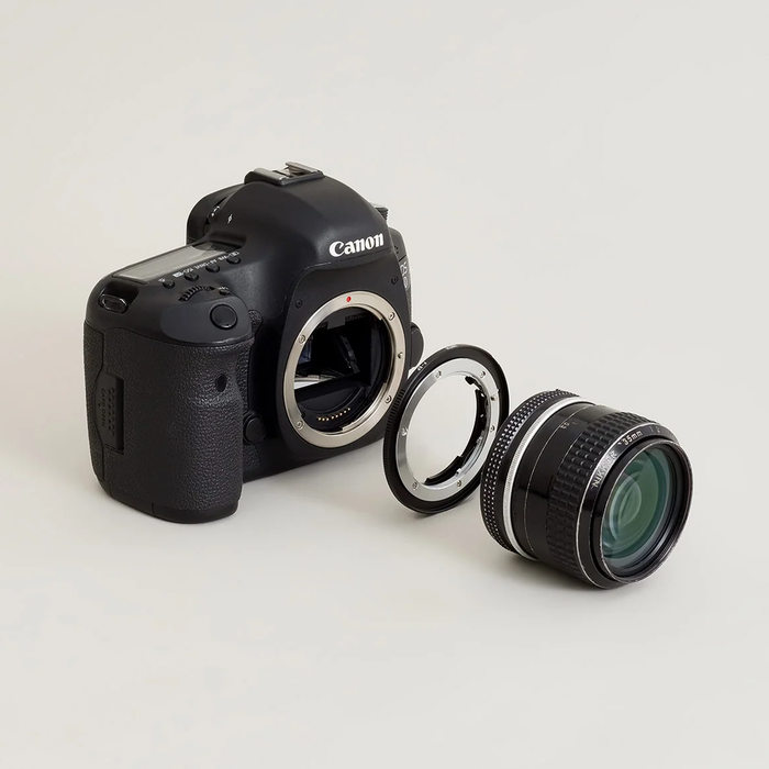 Urth Manual Lens Mount Adapter for Nikon F-Mount Lens to Canon EOS EF/EF-s Camera Body