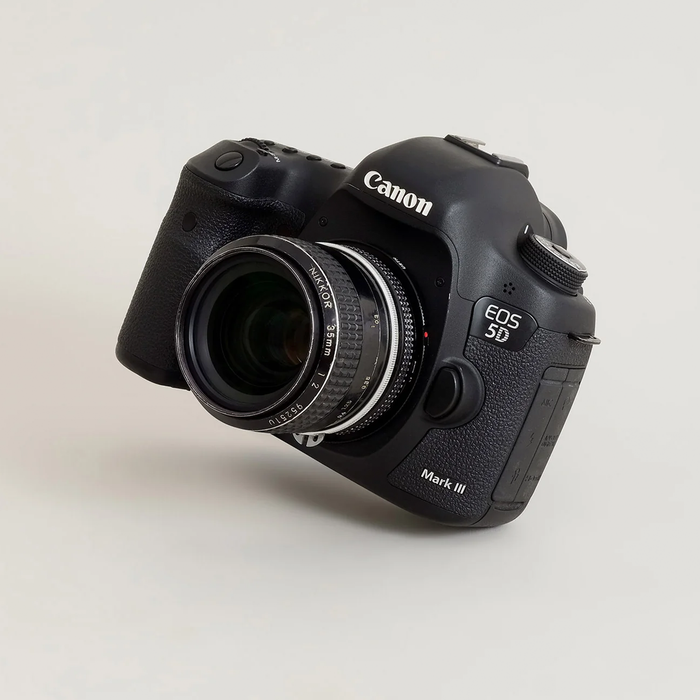 Urth Manual Lens Mount Adapter for Nikon F-Mount Lens to Canon EOS EF/EF-s Camera Body