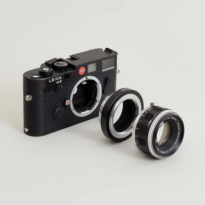 Urth Manual Lens Mount Adapter for M42-Mount Lens to Leica M-Mount Camera Body