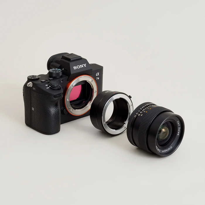 Urth Manual Lens Mount Adapter for Contax/Yashica Mount Lens to Sony E-Mount Camera Body
