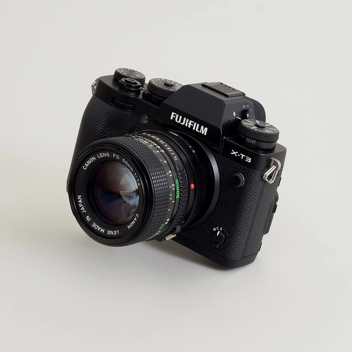 Urth Manual Lens Mount Adapter for Canon FD-Mount Lens to Fujifilm X-Mount Camera Body