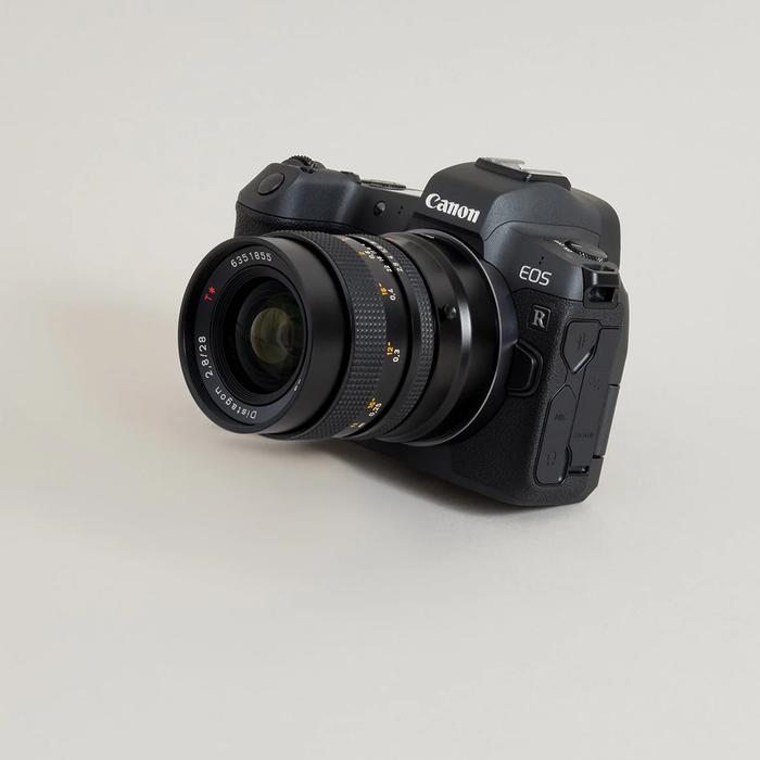 Urth Manual Lens Mount Adapter for Contax/Yaschica Mount Lens to Canon RF-Mount Camera Body
