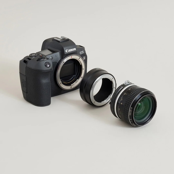 Urth Manual Lens Mount Adapter for Nikon F-Mount Lens to Canon RF-Mount Camera Body