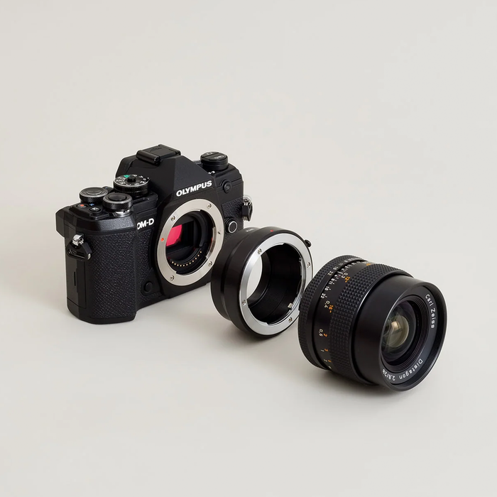 Urth Manual Lens Mount Adapter for Contax/Yashica Mount Lens to Micro Four Thirds Camera Body