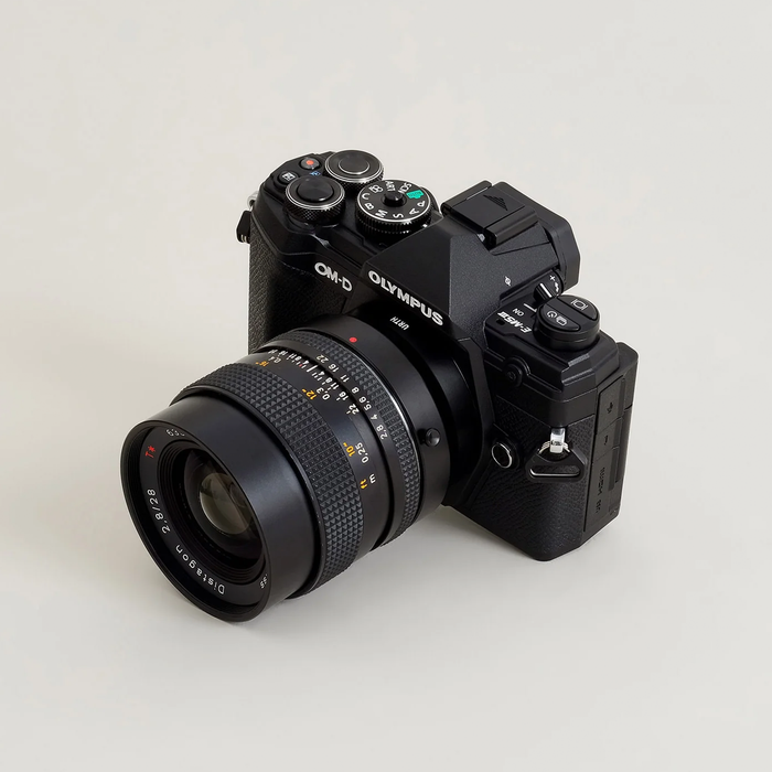 Urth Manual Lens Mount Adapter for Contax/Yashica Mount Lens to Micro Four Thirds Camera Body