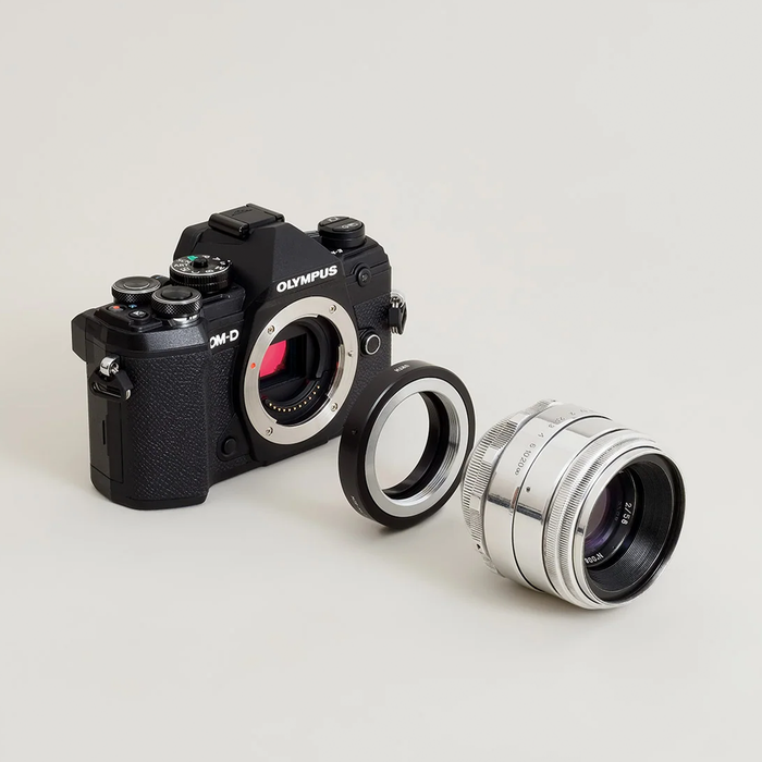 Urth Manual Lens Mount Adapter for L39/M39 Screw Mount Lens to Micro Four Thirds Camera Body