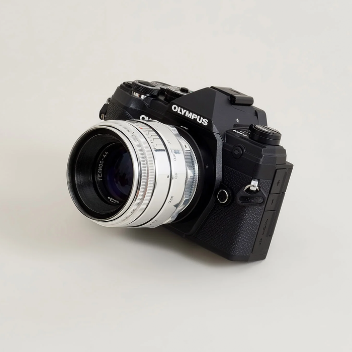 Urth Manual Lens Mount Adapter for L39/M39 Screw Mount Lens to Micro Four Thirds Camera Body