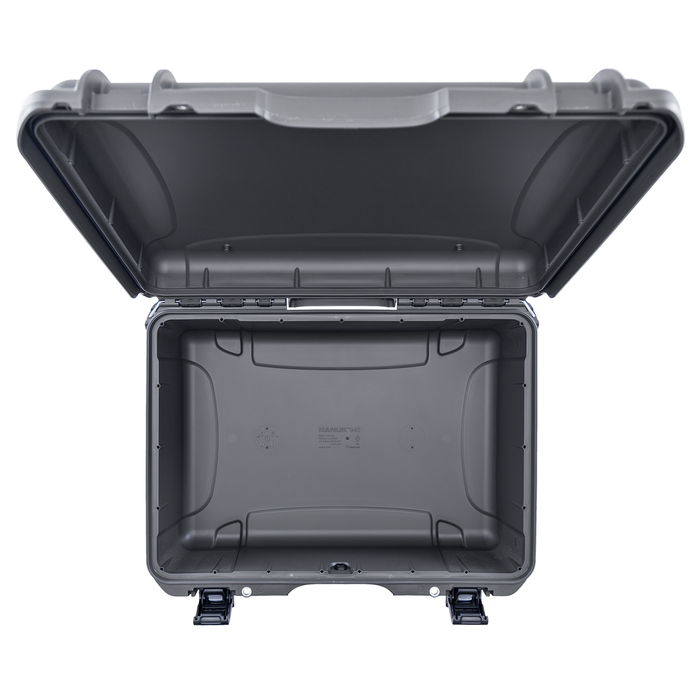 Nanuk 940 Wheeled Protective Case with Cubed Foam & Lid Foam - Graphite